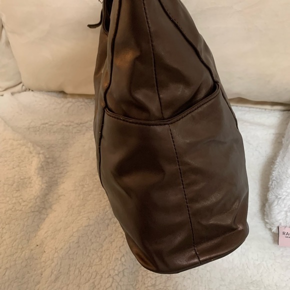 Calvin Klein - Picture 4 of 15